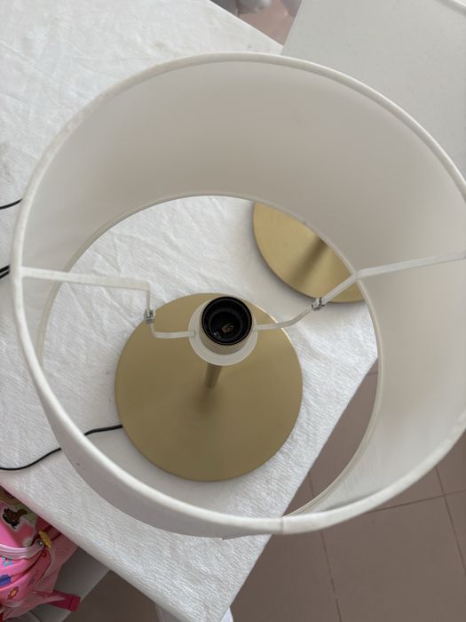 Bedside table lamps426578844865669121
