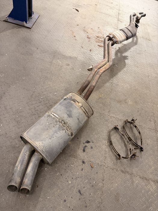 Kompletny wydech układ wydechowy tłumik katalizator BMW E30 325i 2.5i