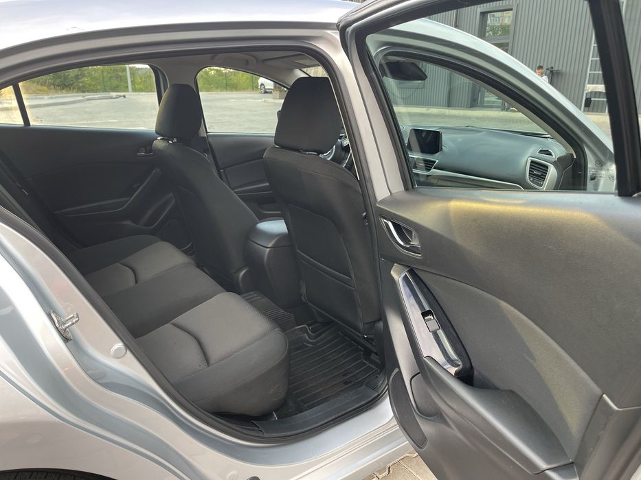 Mazda 3 2018 • 2.0 • Автомат • USA