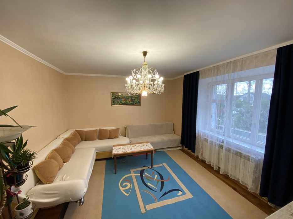 Приватний цегляний утеплений будинок