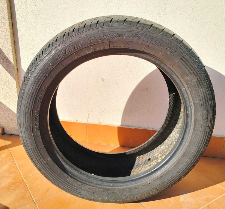 Pneu 225/50 R17 98V XL