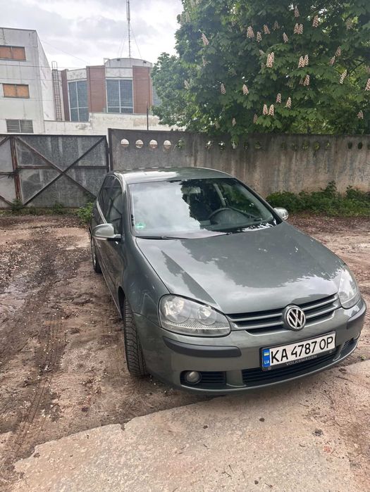 Продам Volkswagen Golf 5 • 2004 рік • 1.6 FSI