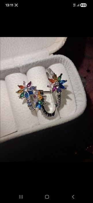 Conjunto colorido prateado