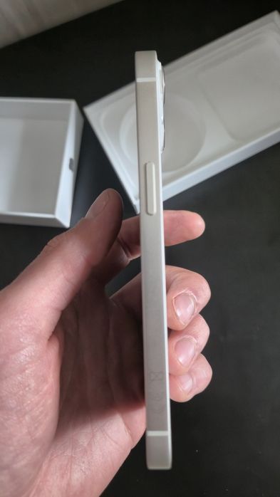 Iphone 13 praktycznie nowy