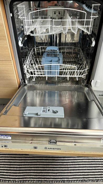 Máquina de Lavar Loiça de Encastre Ariston LI 645 A – 12 Serviços