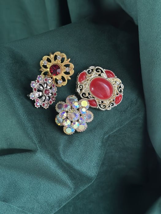 Вінтажна брошка