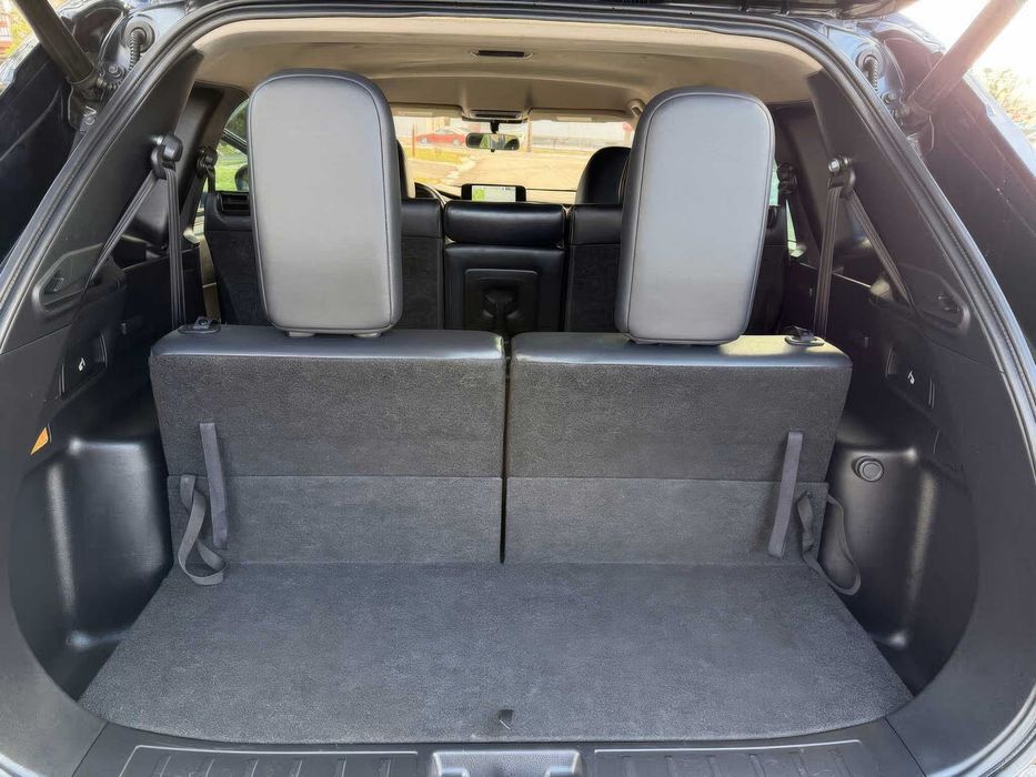 Mitsubishi Outlander      2023