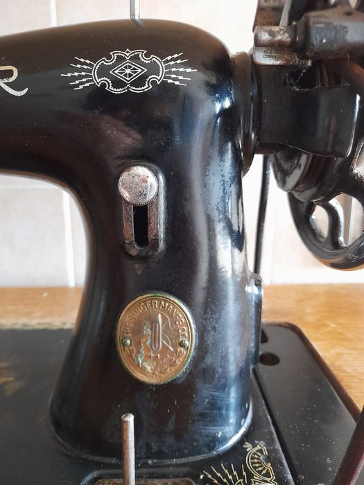 Máquina de costura antiga Singer