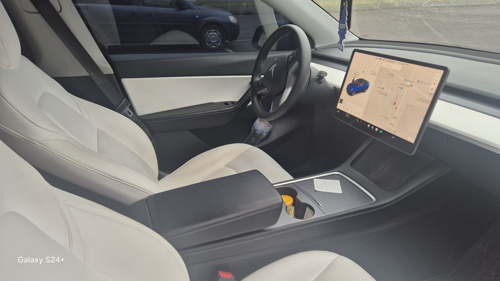 Продаж авто Tesla Y 7 міст