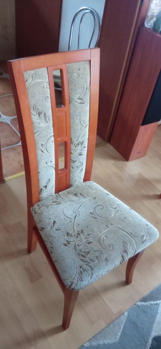 Stół rozkładany i 6 krzeseł gratis