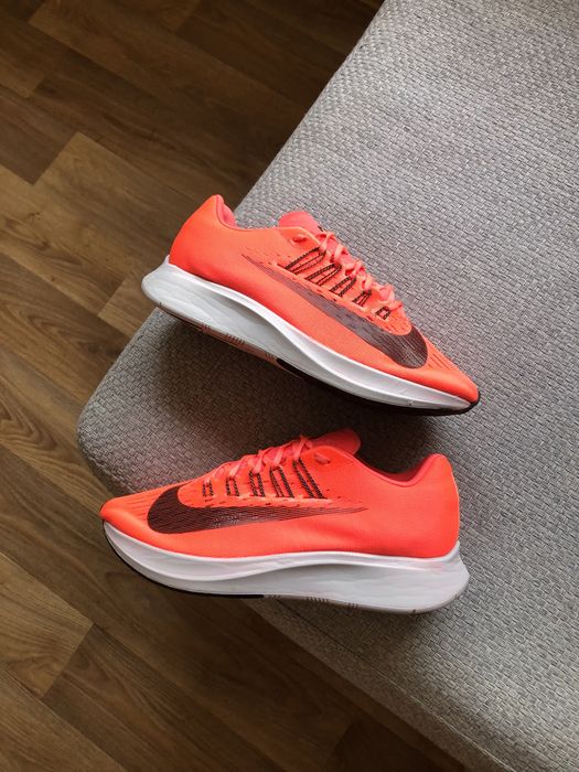Жіночі кросівки Nike бігові