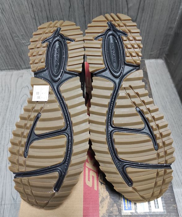 44 оригінальні чоловічі кросівки Skechers Bionic Trail