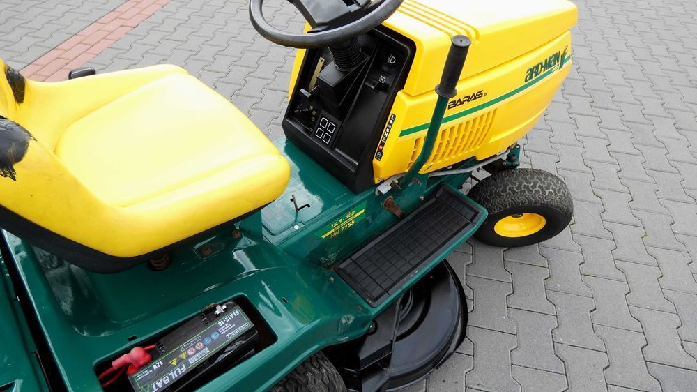 Traktorek kosiarka Yard-Man HN7155 Briggs&Stratton (180903.5) - Baras