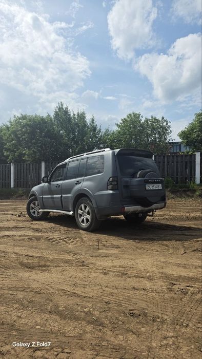 Mitsubishi Pajero Wagon 4