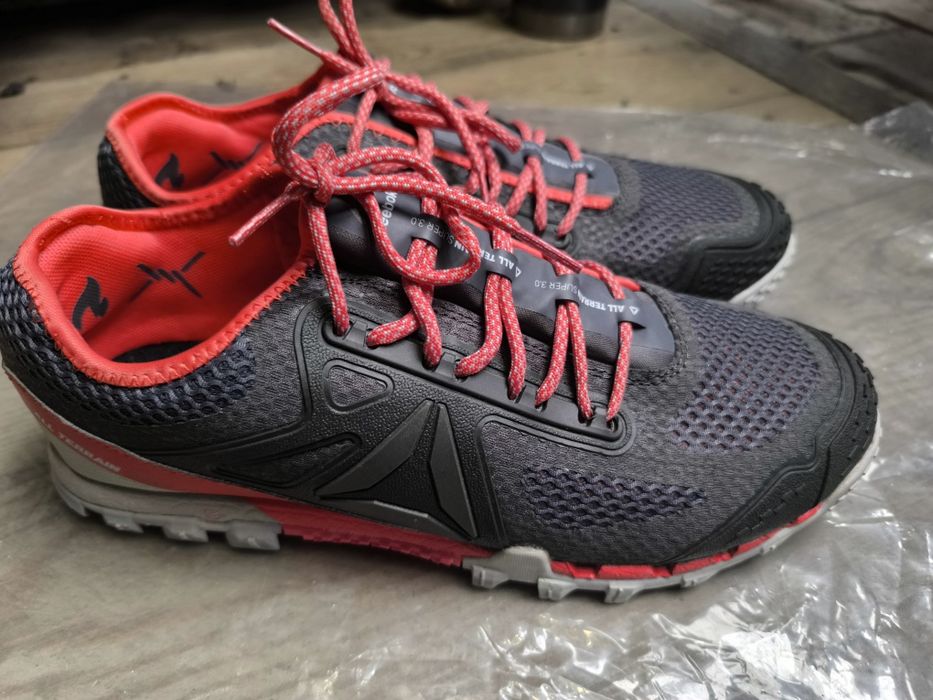 Кросовки весна літо