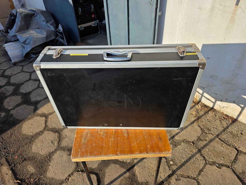 77x49x15 Walizka CASE skrzynia flightcase (dostępne więcej)