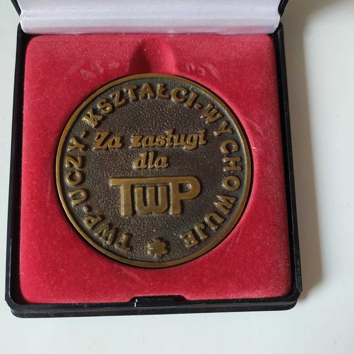 Medal Za Zasługi Dla Towarzystwa Wiedzy Powszechnej