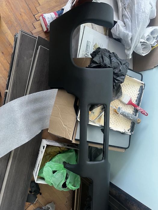 Задні сидіння та консуль панелі L322