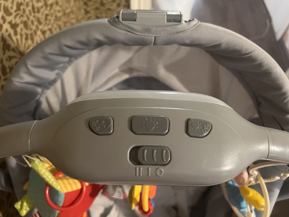 Кроватка и стульчик для кормления chicco 5 в 1