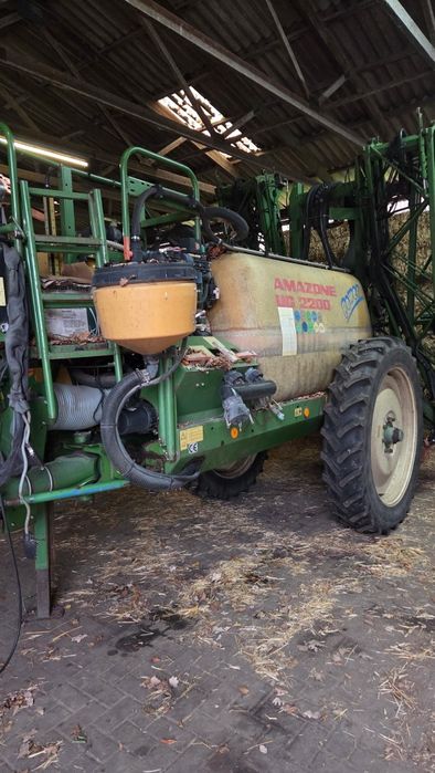 Opryskiwacz Amazone UG 2200