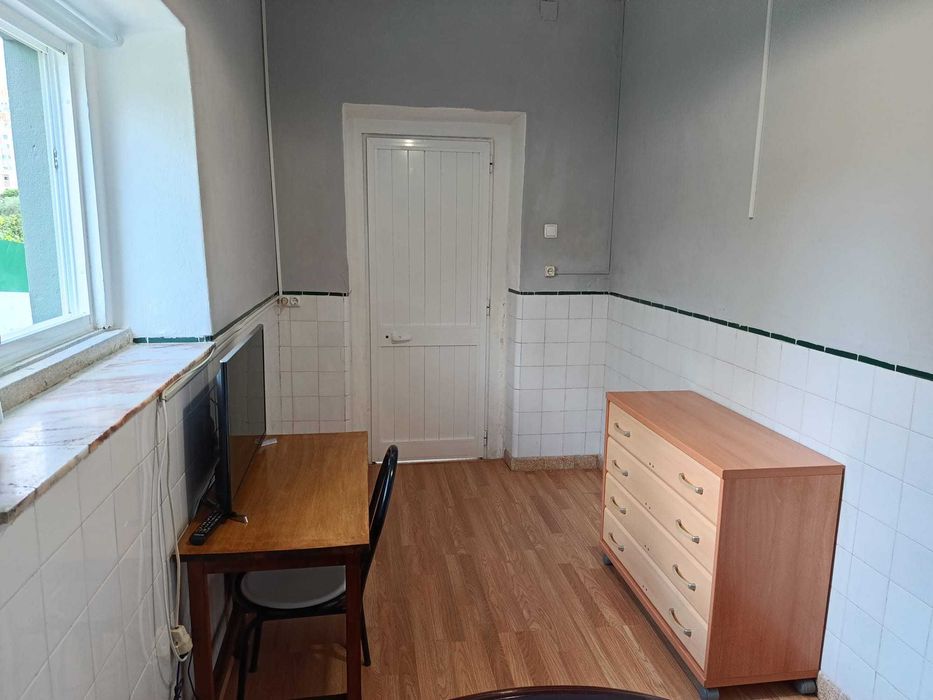 Quarto individual em Rio de Mouro