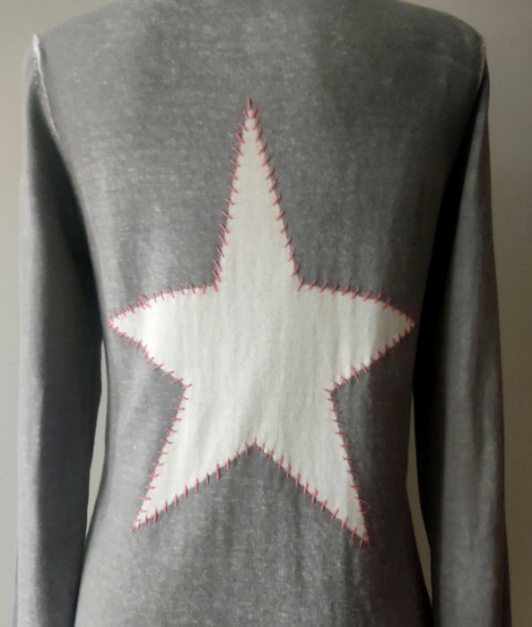 cienki szary sweterek z gwiazdą Stree One r. M