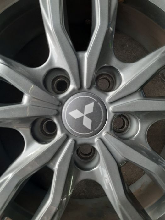 (024) Felgi 17" 5x114,3 ET 38 7j - Mitsubishi