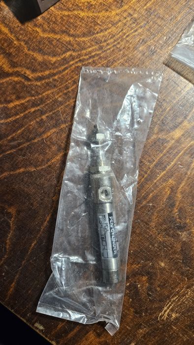 Пневмоциліндри та саленоїди