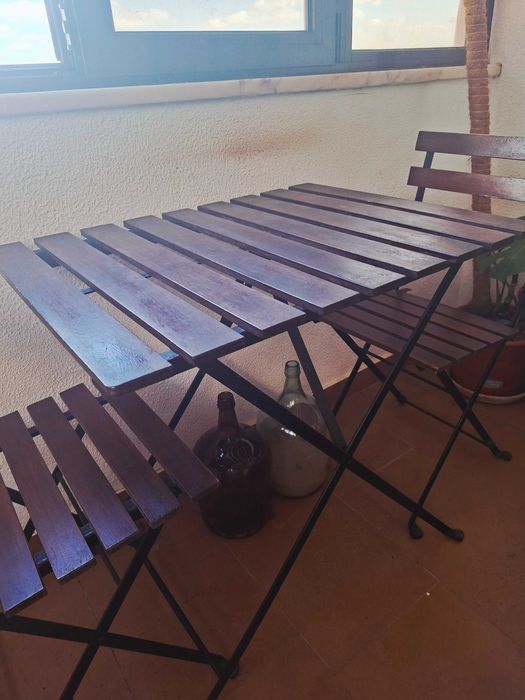 Mesa com cadeiras
