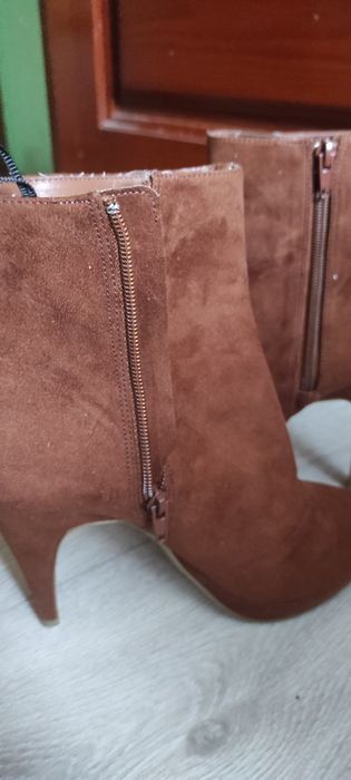 Продам жіночі чоботи.