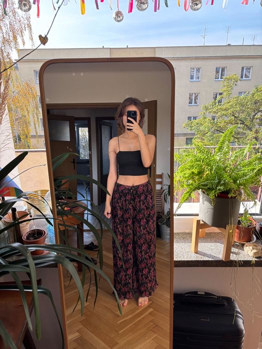 Plisowane luźne spodnie