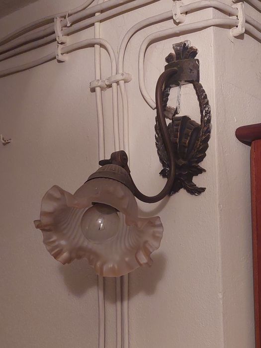 Candeeiro de parede em ferro
