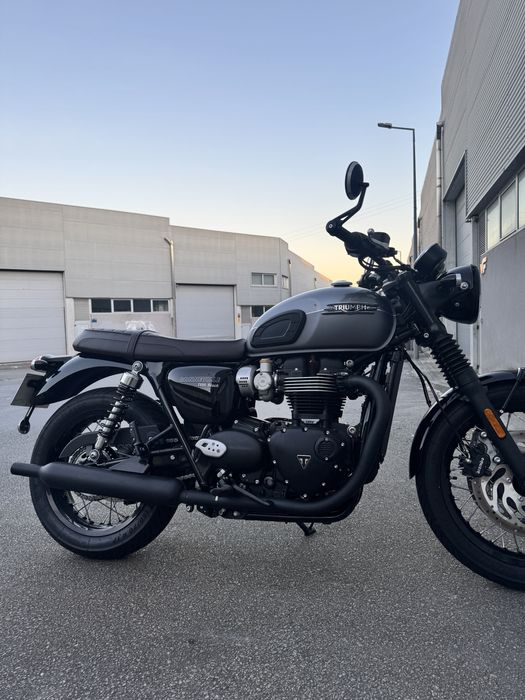 Triumph Bonneville T120 Black