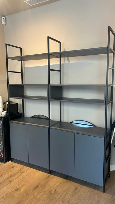 Móvel Estante Moderna com Arrumação