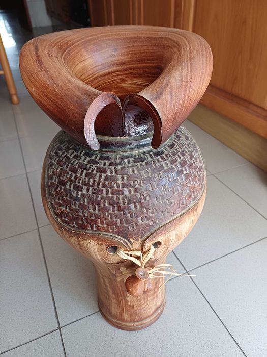 Jarrão grande em barro