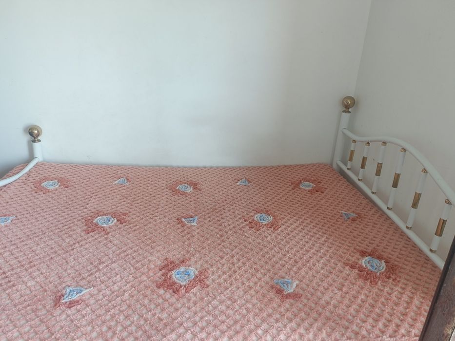 Arrendo este quarto no carregado.