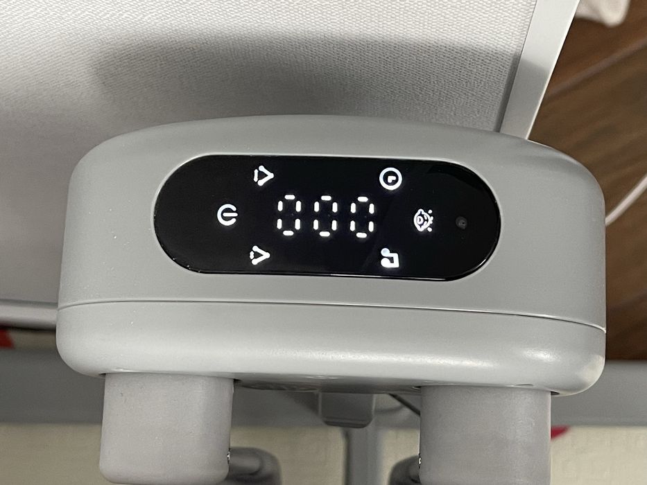 Ліжечко дитяче приставне з качалкою і музикою.