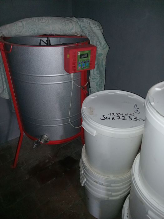 Продам пасеку со всем оборудованием .Розгляну