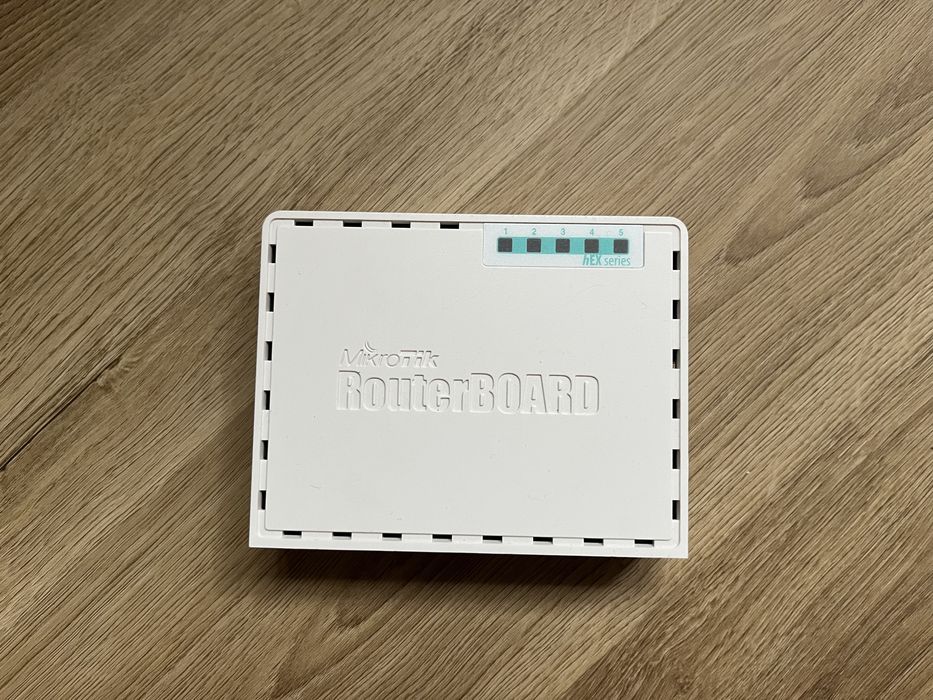 Router MikroTik hEX PoE lite (RB750UPr2) edge router