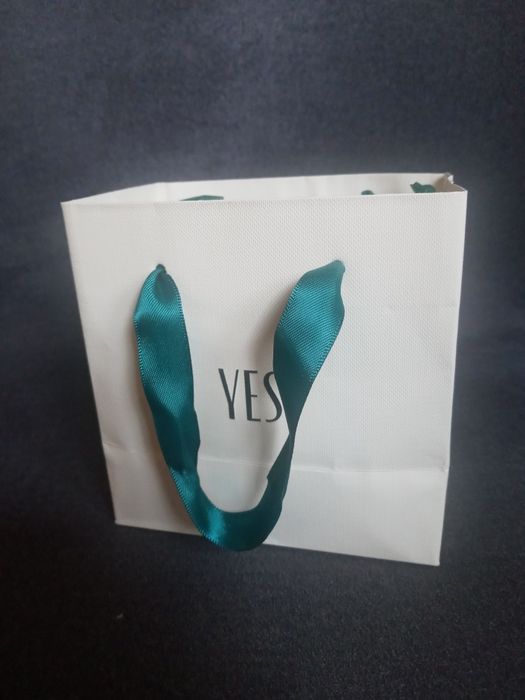 srebrny naszyjnik yes