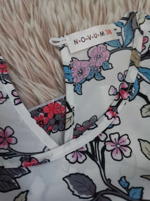 Śliczna kwiatowa koszula 38