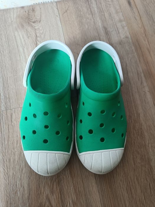 Crocs tamanho 34