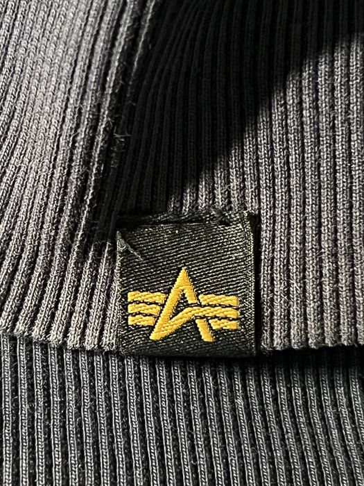 Кофта альфа чоловіча розмрі М спереді след від логотипа