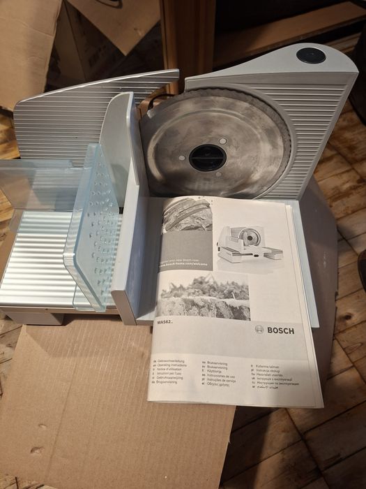 Продам слайсер Bosch