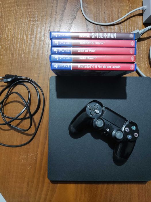 PS4 + 5 Jogos + Wii incluída