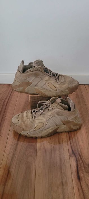 Beżowe zamszowe buty sportowe męskie Adidas, roz 40i2/3