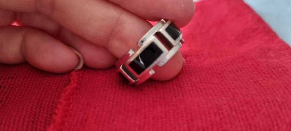 Anel em aço prateado e preto