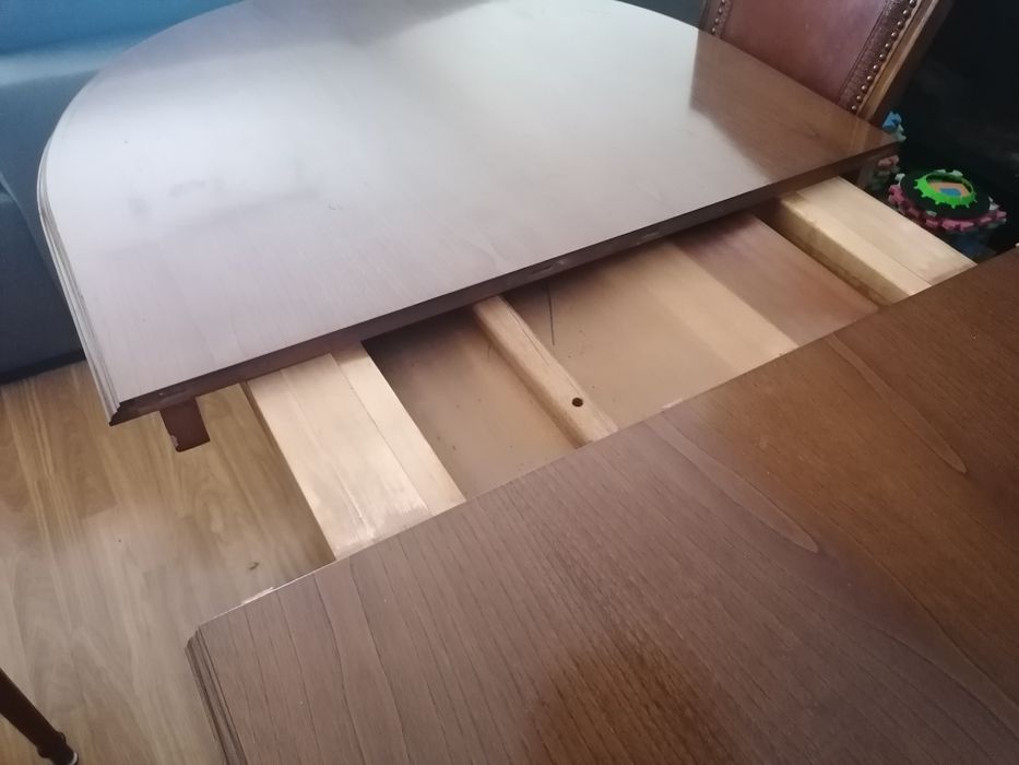 Mesa extensível de madeira