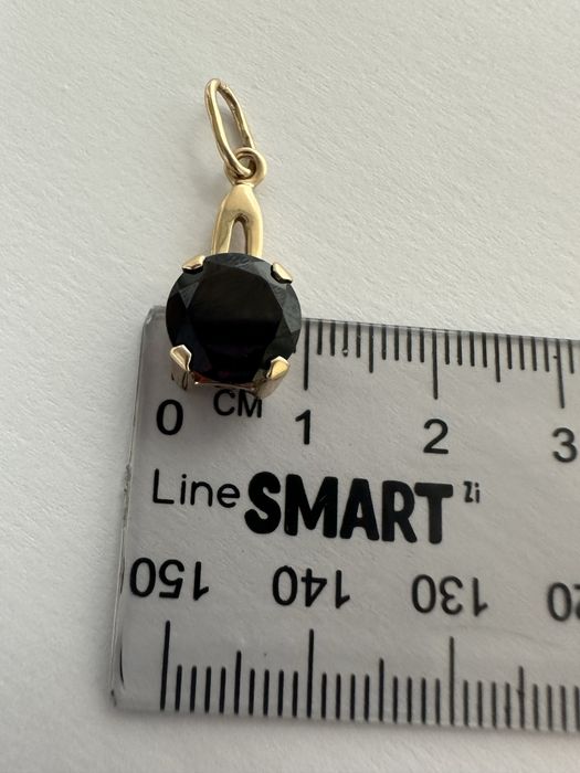 Золотой подвес с гранатом