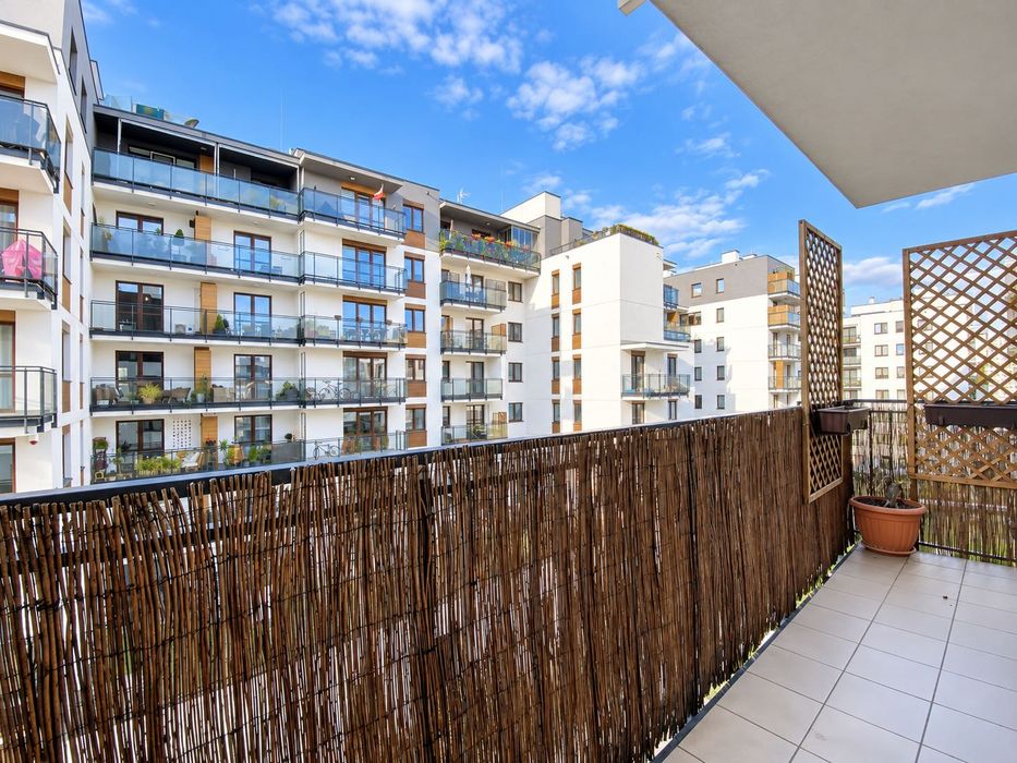 Komfortowe 2 pokoje | Duży balkon | Siłownia